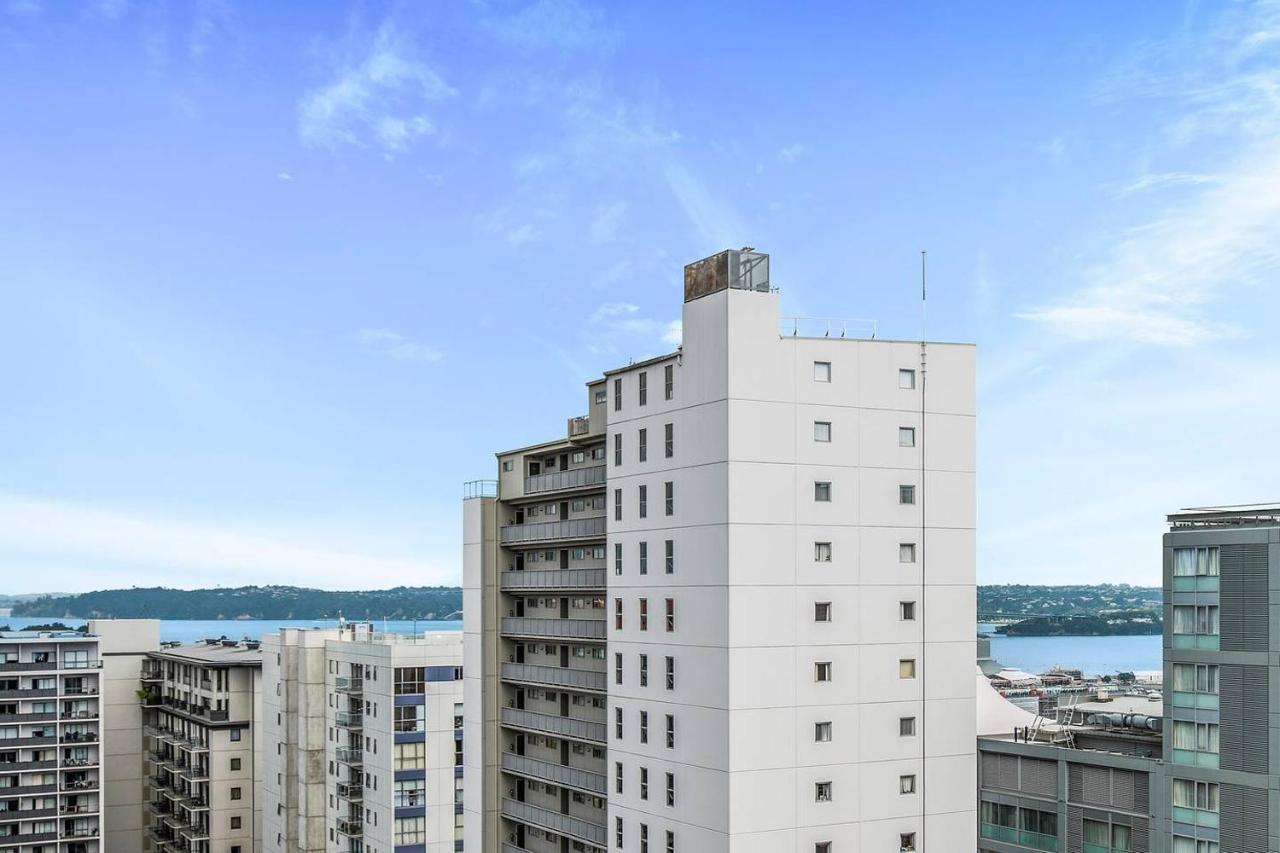 Sky Tower On Your Doorstep! Modern Two Bedroom オークランド エクステリア 写真